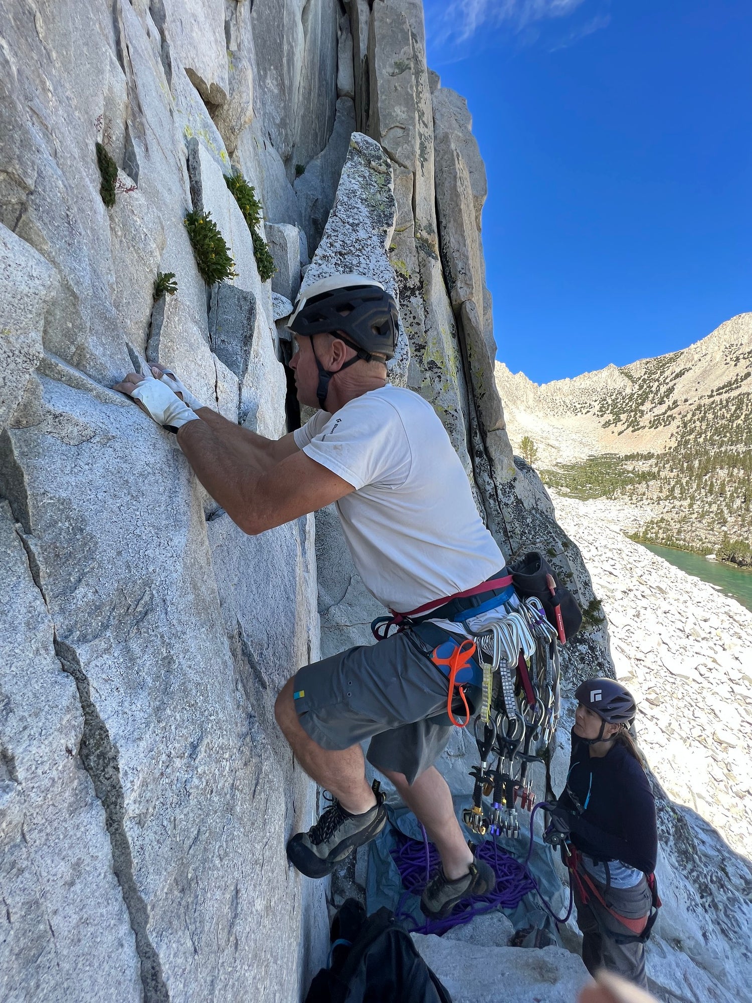 Climbing with Confidence: The Role of the KOALA 2.0 in Safe Smartphone Use on the Rocks